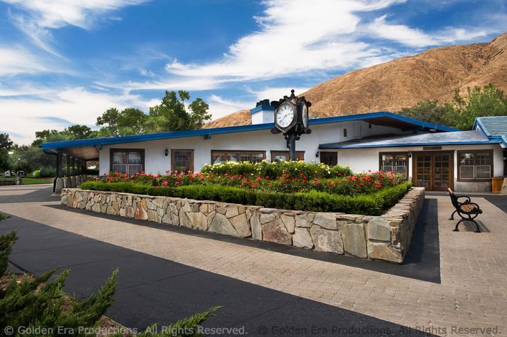 Another exterior view of the dining facilities.