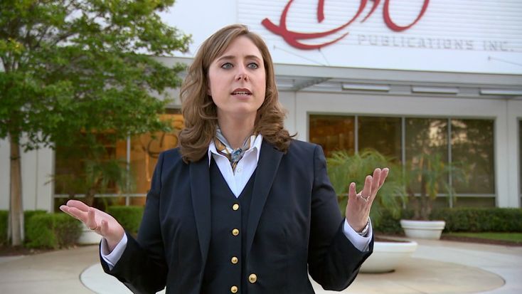 Mollie Hoertling, International Management